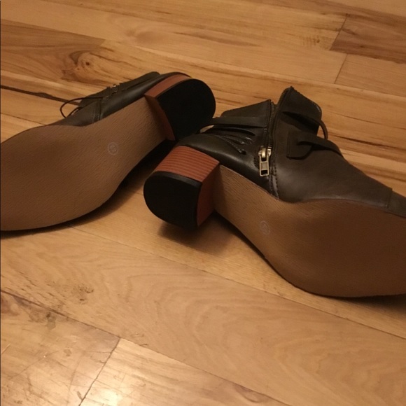 Casual booties - Picture 1 of 3